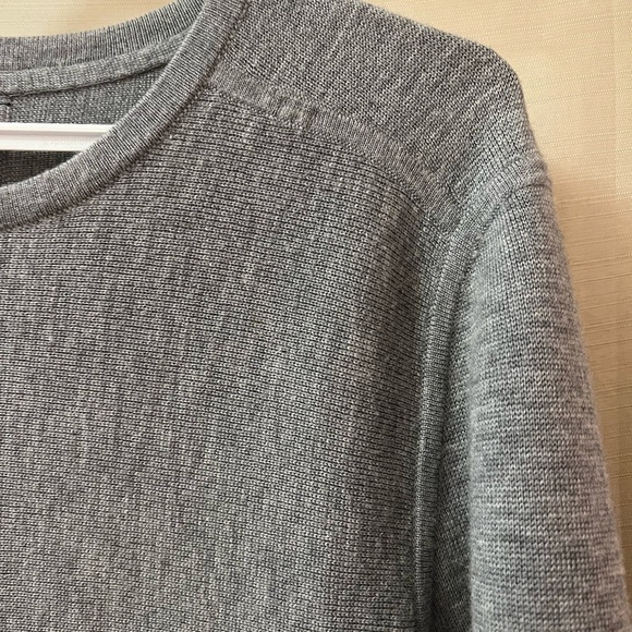 Men’s Lululemon Athletica Charcoal Crewneck Sweater Size Small Merino Wool - Picture 5 of 10